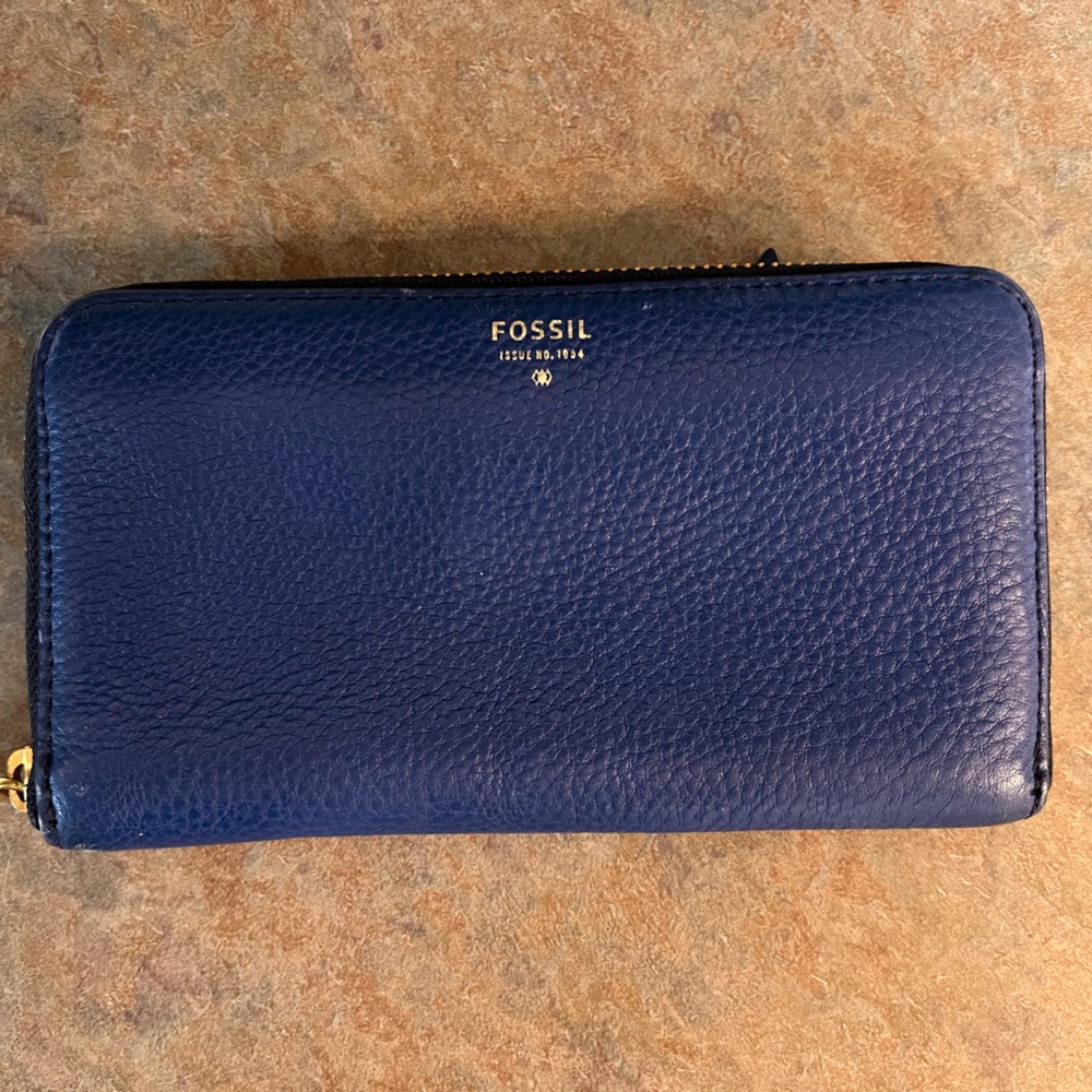 Fossil Blue Leather Zip Wallet